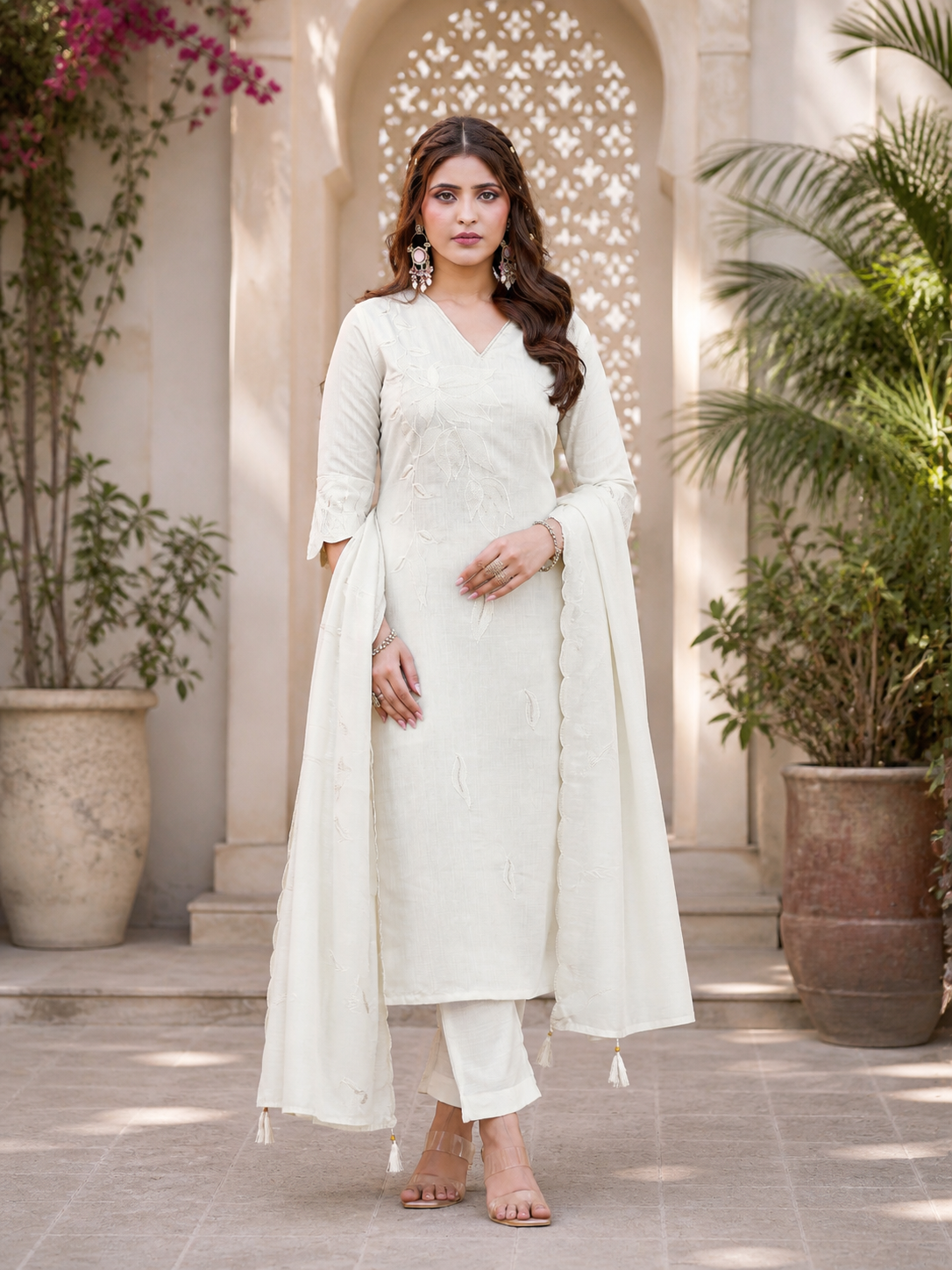 Vaynika White Tropical Leaf Embroidery 3piece Set