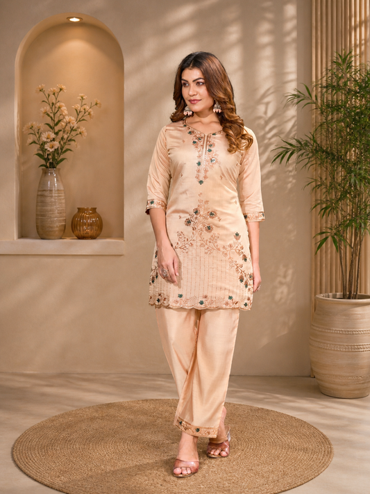 Vaynika Cream Floral Embroidery 2PCS Set