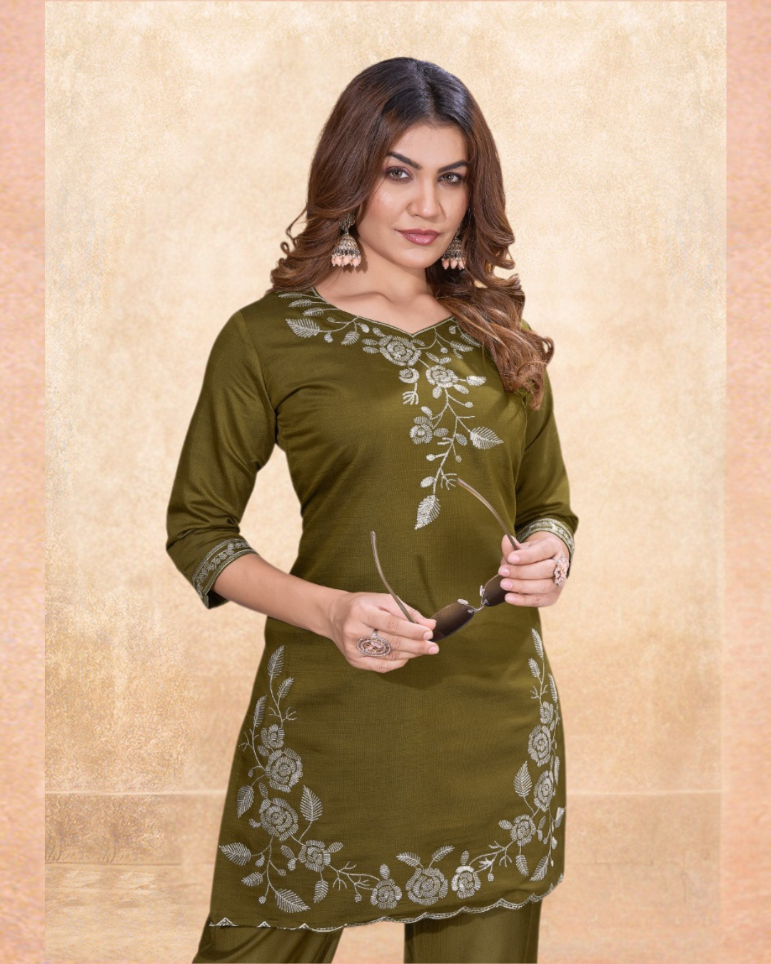 Vaynika Mehndi Subtle Thread Detailing 2PCS Set For Women