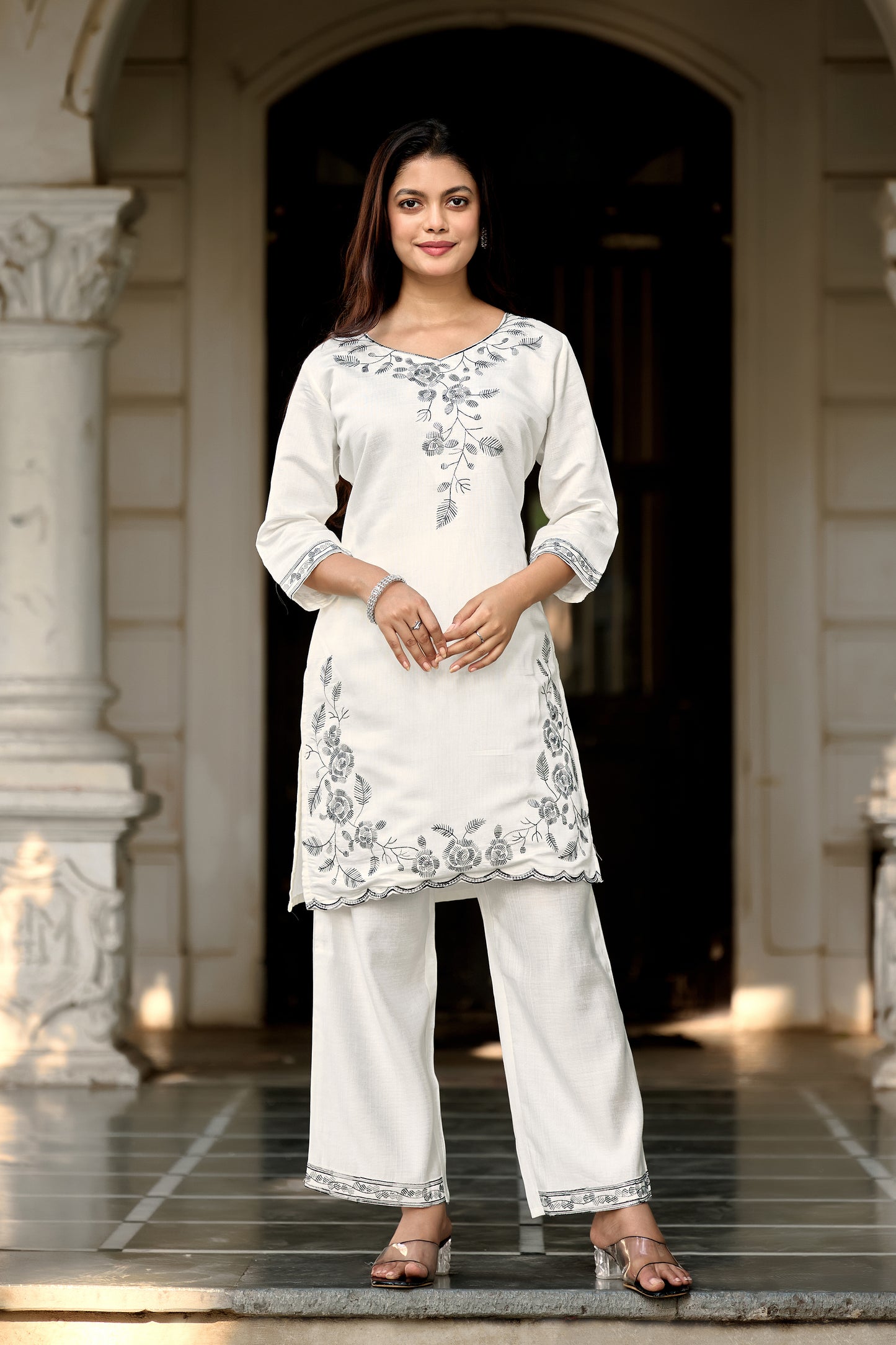 Vaynika White Subtle Thread Detailing 2PCS Set For Women